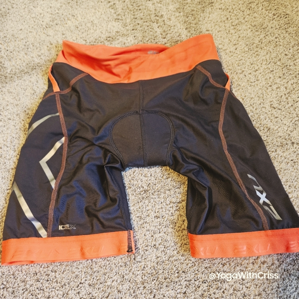 2XU padded cycling shorts S with gel pockets grey/orange BNWOT